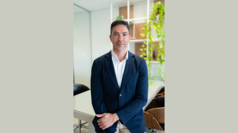 Paulo Henrique Silva Maia reflete sobre os desafios e oportunidades que a inteligência artificial impõe ao ambiente escolar.