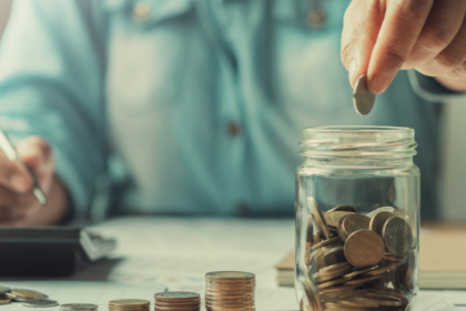 Andrey de Oliveira Pontes mostra como economizar 10% por mês pode transformar sua vida financeira com passos simples e consistentes.