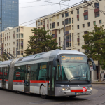 Matheus Vinicius Voigt mostra como a integração entre transporte público e energia limpa melhora eficiência nas metrópoles.